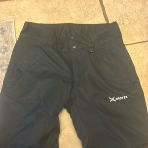 NWOT Arctix ski pants Woman’s S
